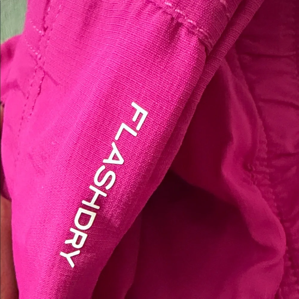 NWT The North Face men’s  Bright Pink flashdry Shorts